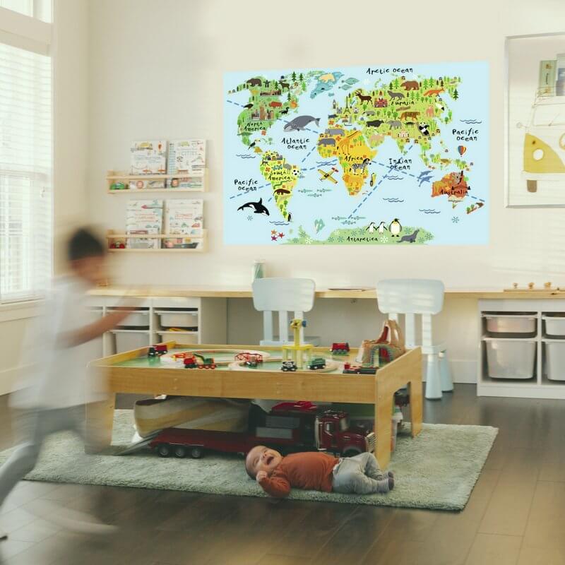 Samolepka na zeď - Mapa světa se zvířaty pro školáky